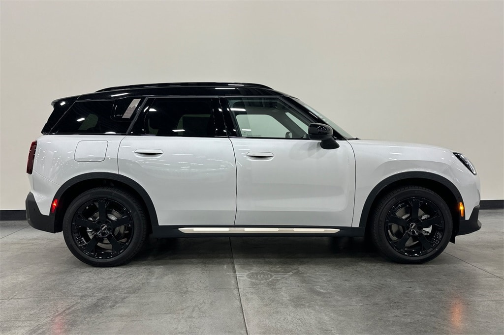 New 2025 MINI Countryman Iconic SUV