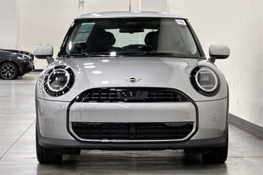 2025 Mini Cooper 2 Door Hardtop Signature photo 3