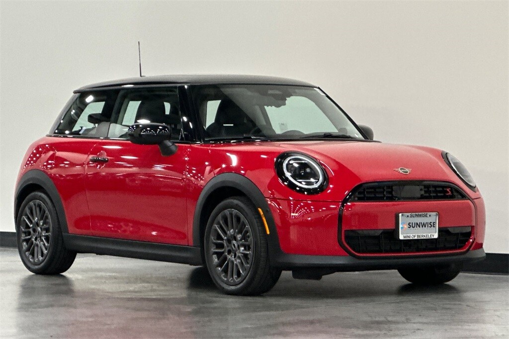 2025 Mini Cooper 2 Door Hardtop Signature photo 2