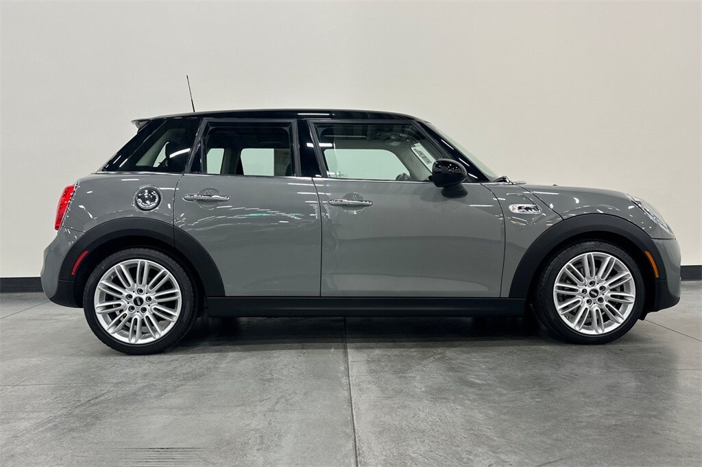 2019 Mini Cooper 4 Door Hardtop Signature photo 3
