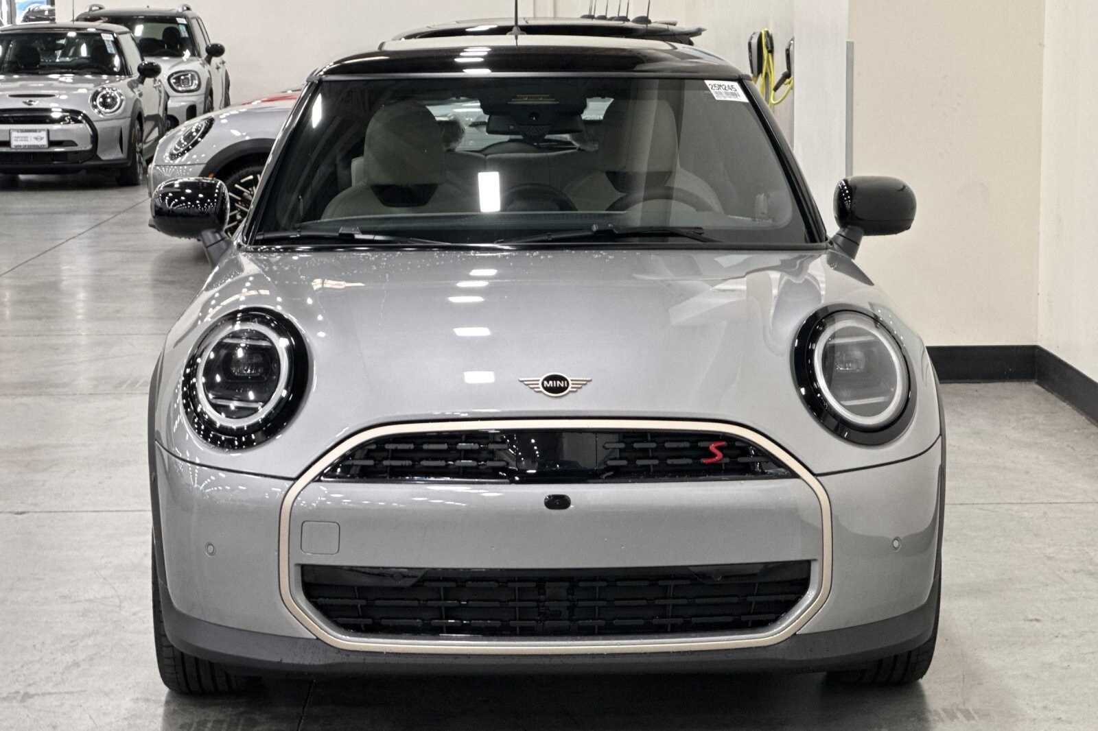 2025 Mini Cooper 2 Door Hardtop Iconic photo 3