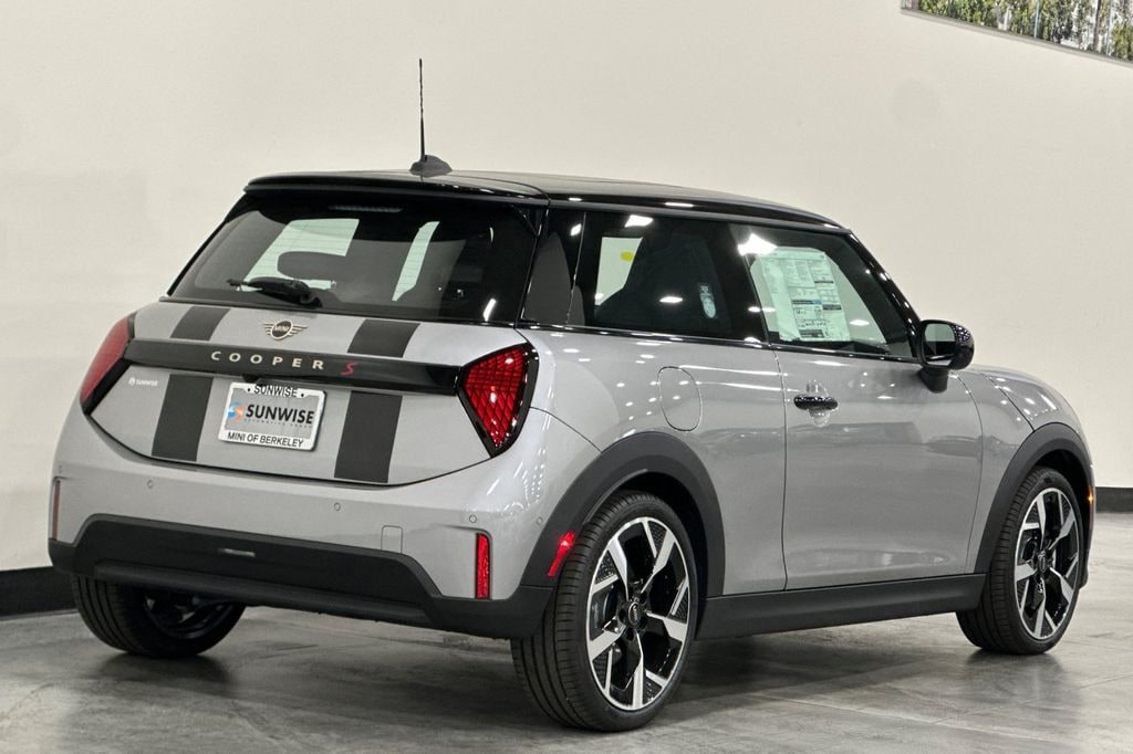 New 2026 MINI 2 Door Signature Plus Hatchback