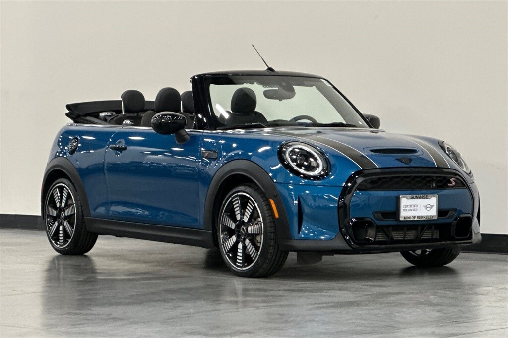 2023 Mini Cooper S Iconic photo 2
