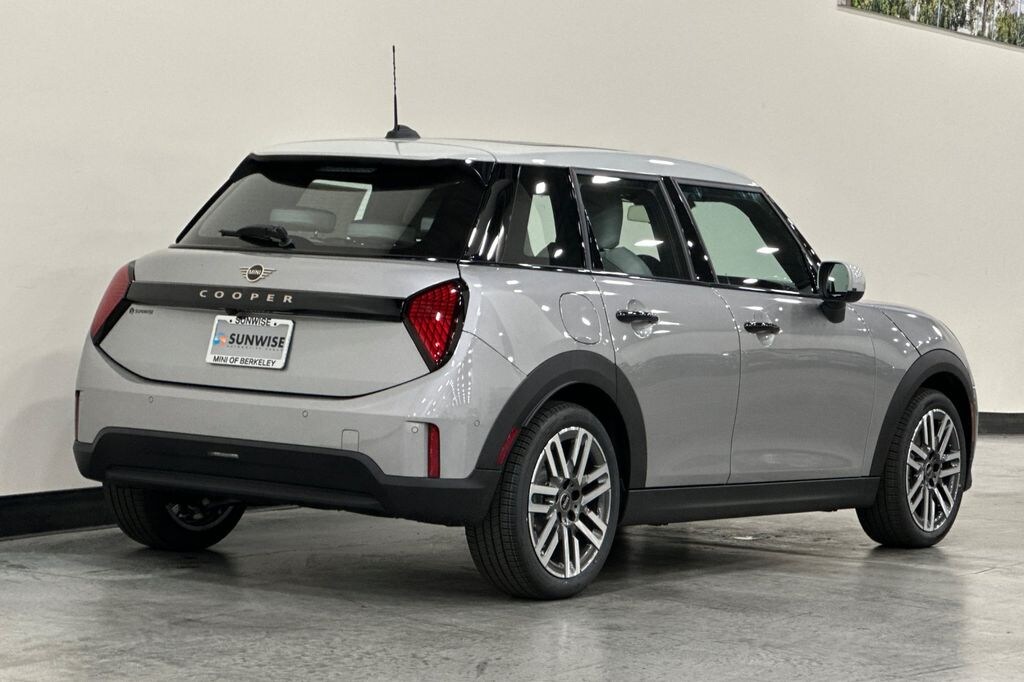 New 2026 MINI 4 Door Signature Plus Hatchback