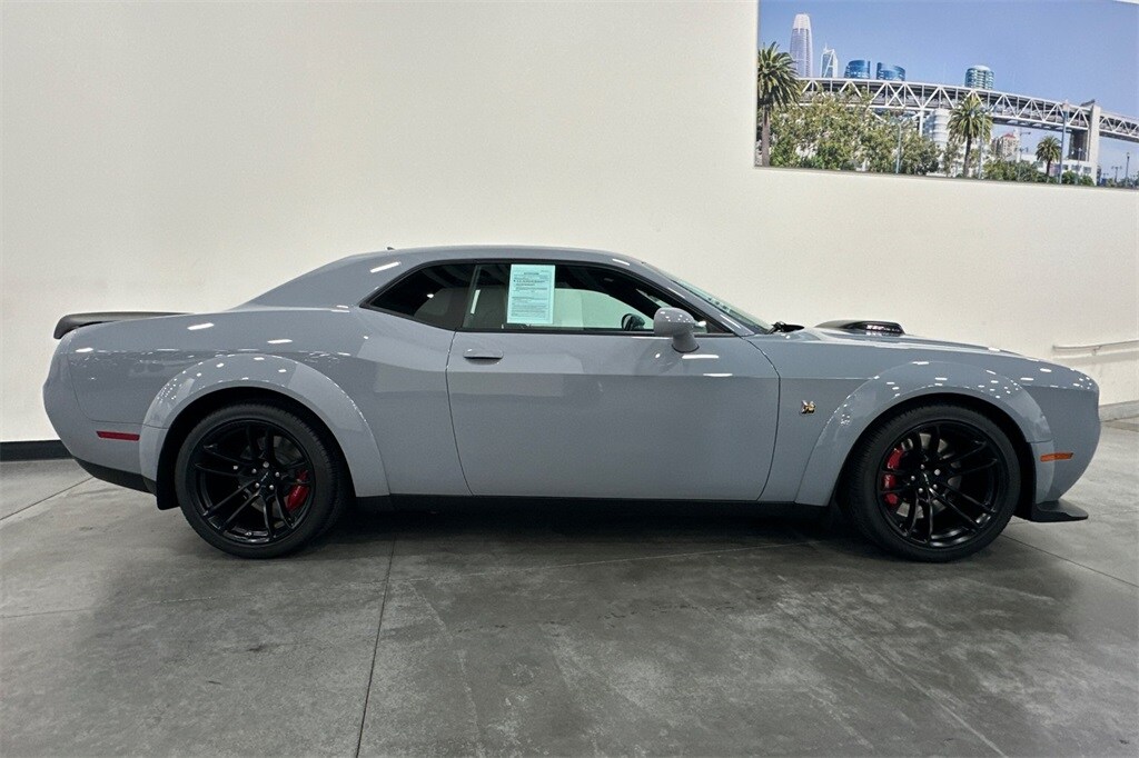 2021 Dodge Challenger R/T Scat Pack Widebody photo 3