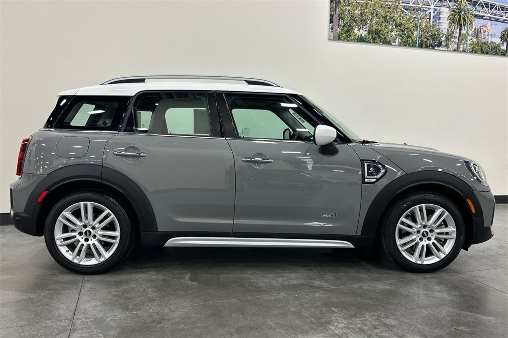 2023 Mini Cooper ALL4 S photo 3