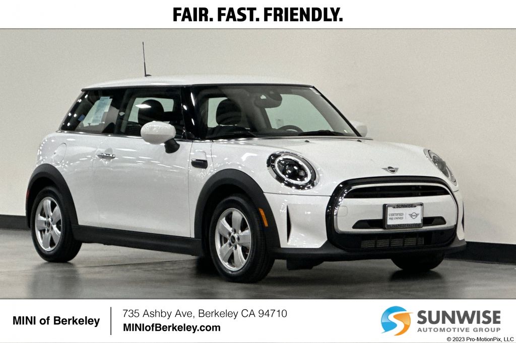 2024 MINI Hardtop Cooper's photo