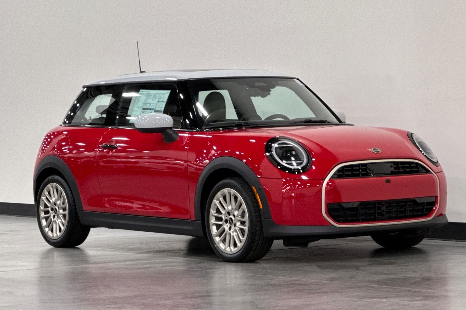 2025 Mini Cooper 2 Door Hardtop Iconic photo 2