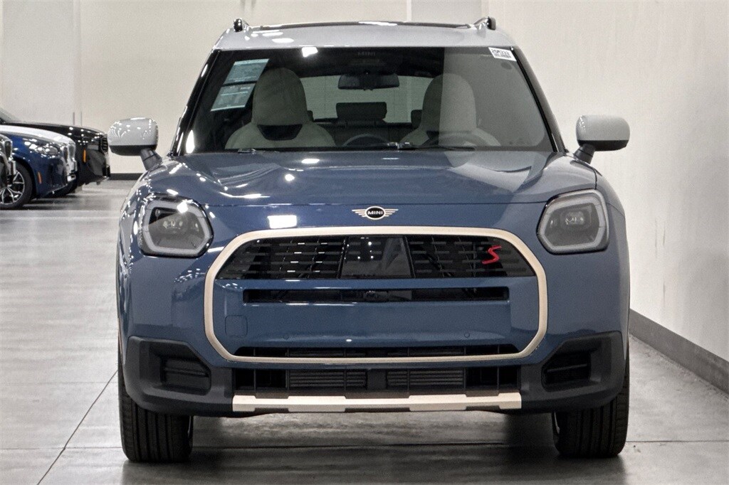 2025 Mini Countryman Iconic photo 3