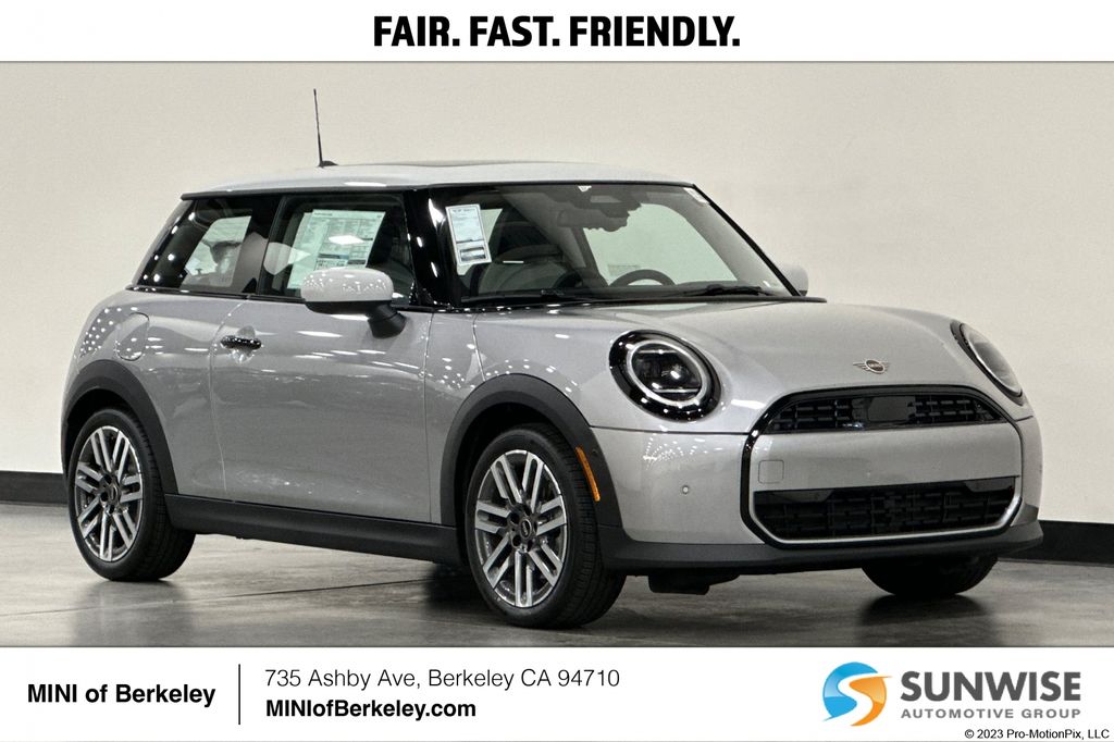 2026 MINI Hardtop's photo