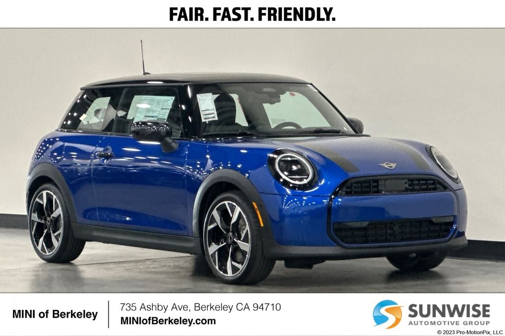 2026 MINI Hardtop Cooper Oxford Edition's photo