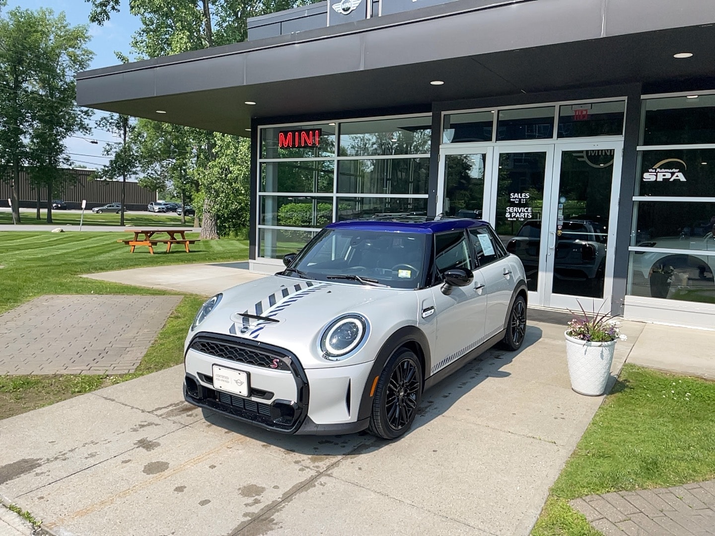 2022 MINI Hardtop 4 Door S's photo