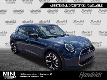 2026 MINI 4 Door Signature Plus Hatchback