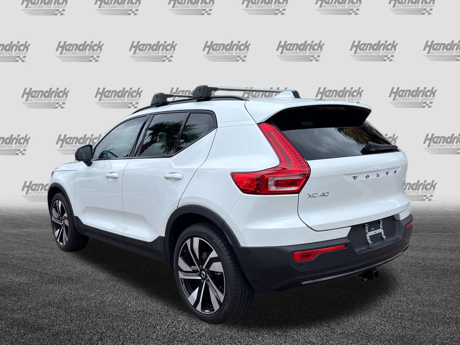 Volvo XC40 Ultra Dark Theme