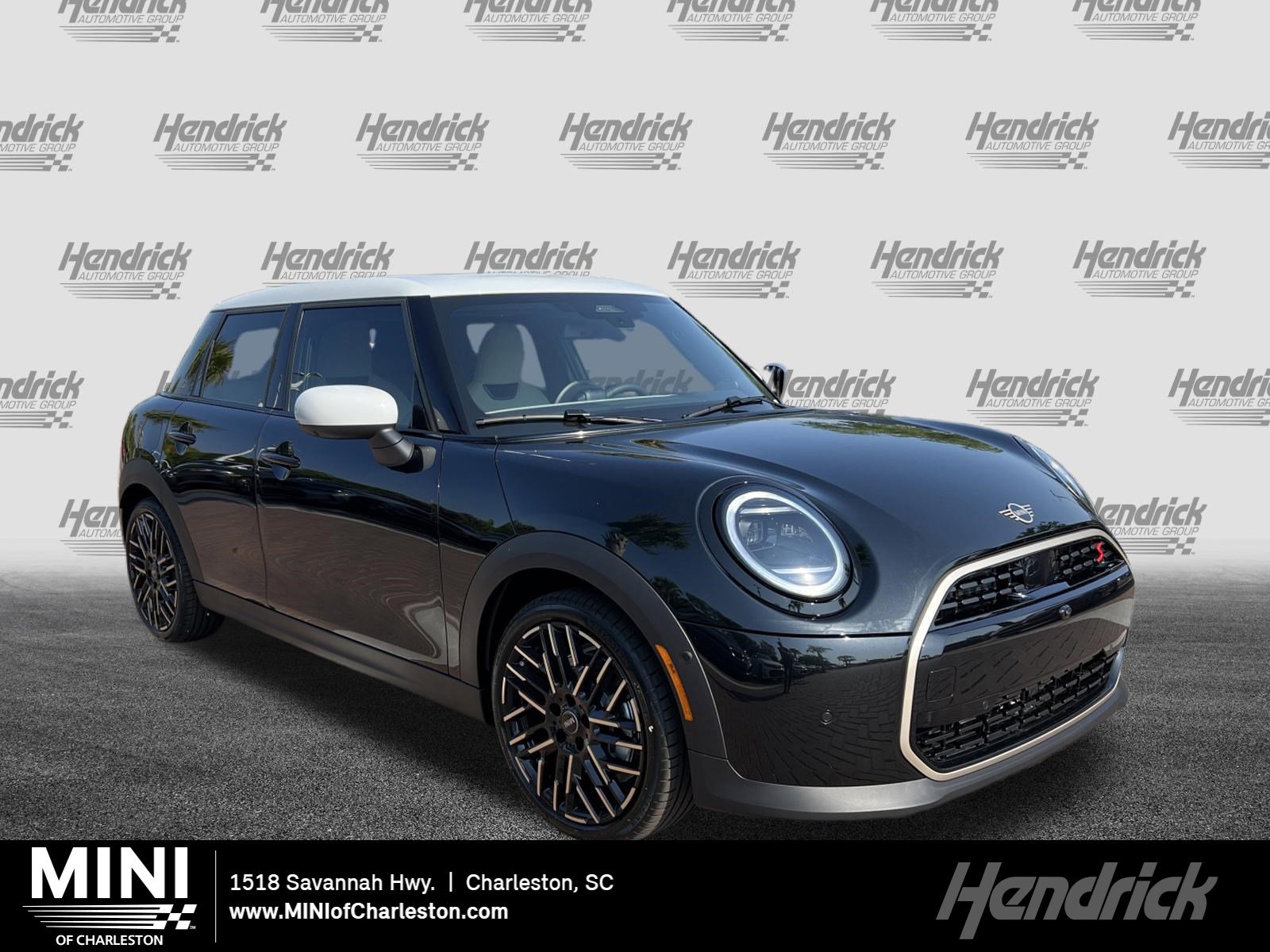 2026 MINI Hardtop Cooper S's photo
