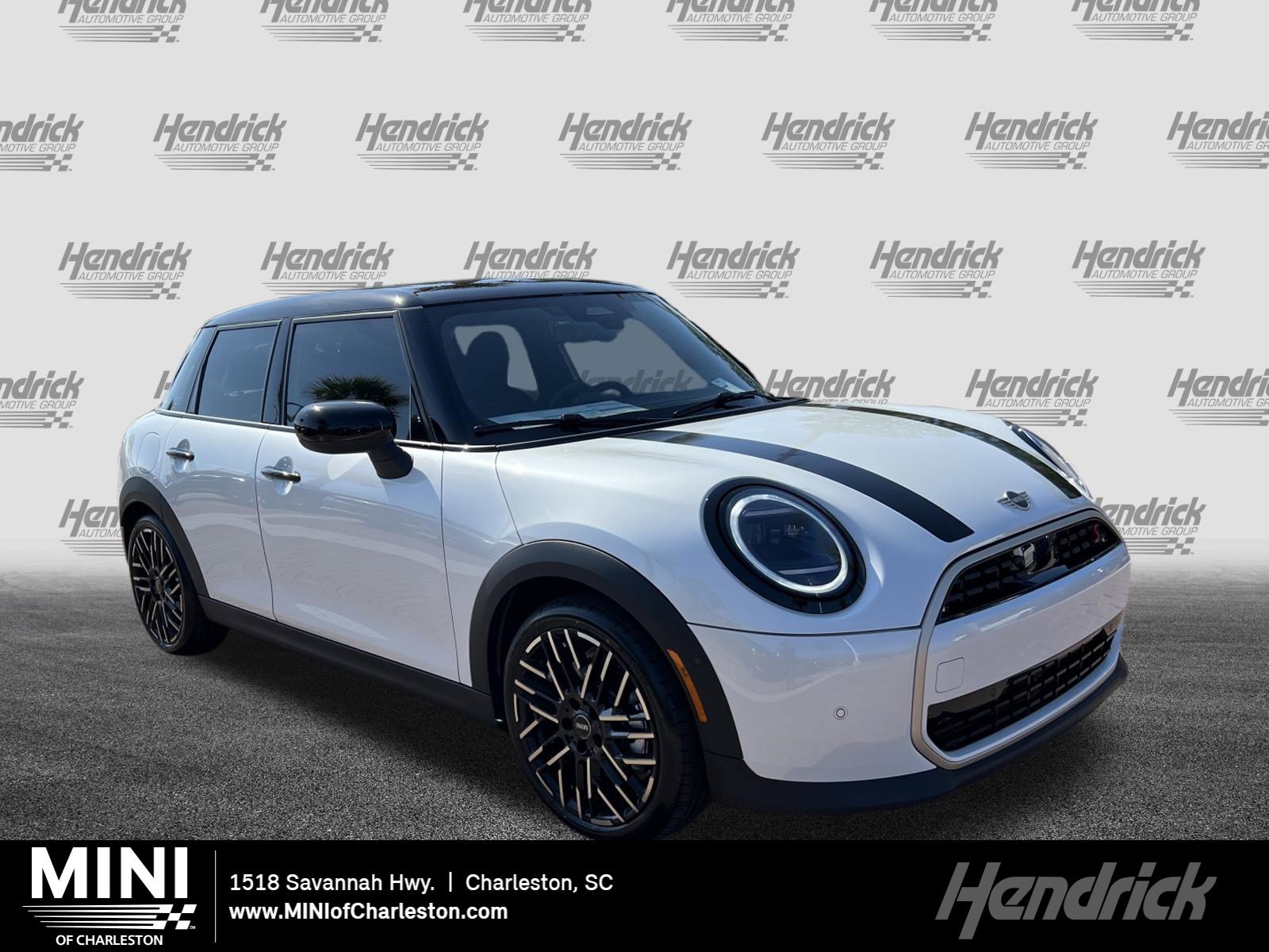 2026 MINI Hardtop Cooper S Signature's photo