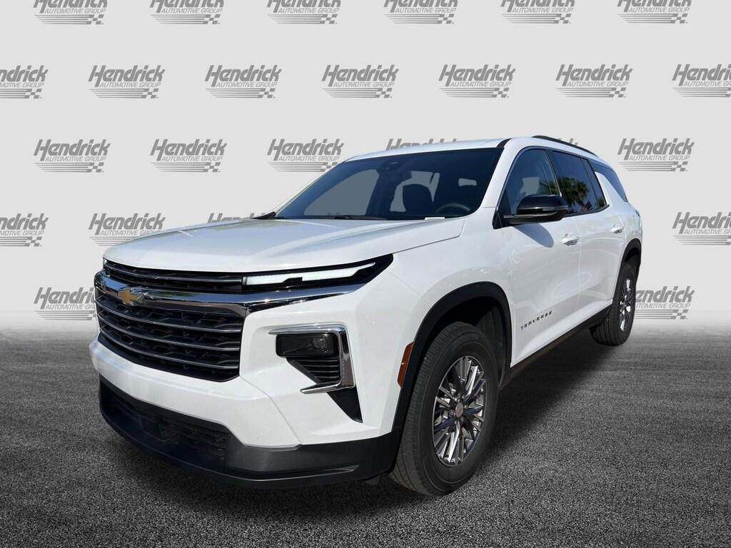 Used 2025 Chevrolet Traverse FWD LT SUV