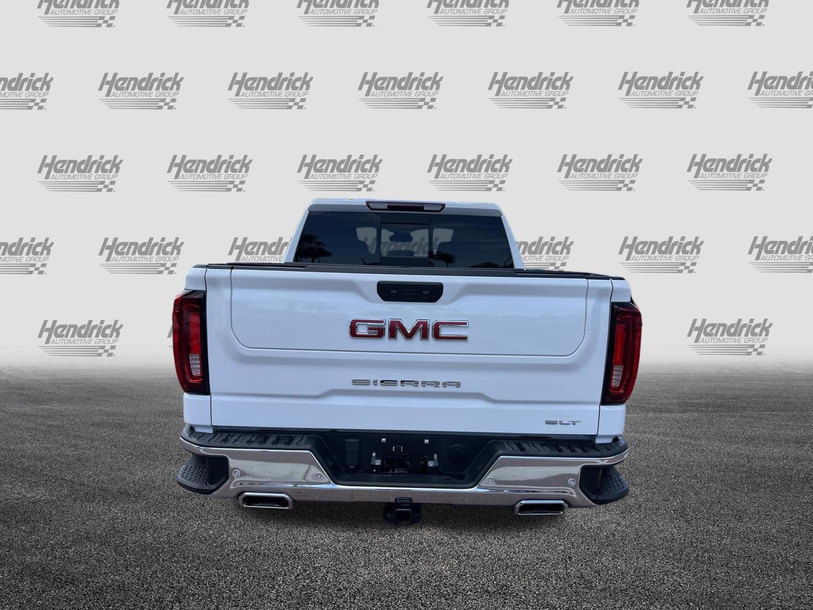 2024 GMC Sierra 1500 SLT 4WD Crew Cab photo 3