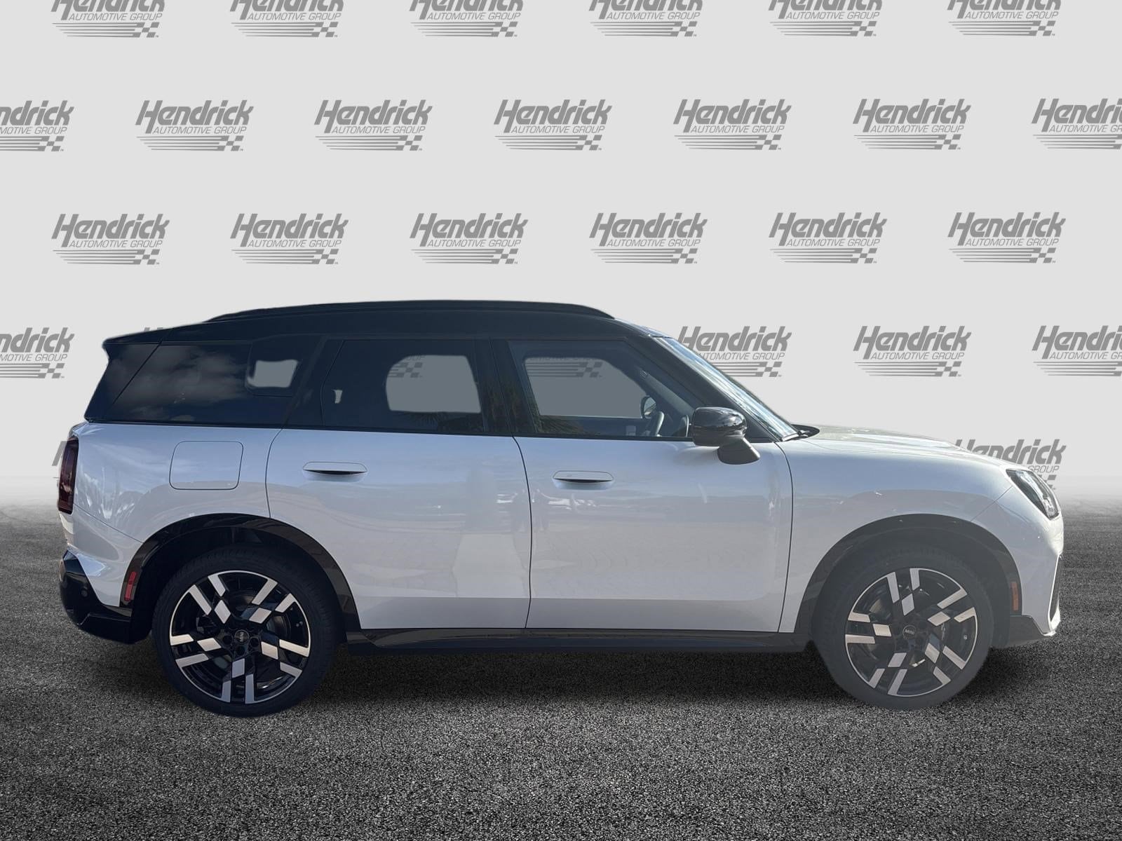 2026 MINI Countryman S photo 6