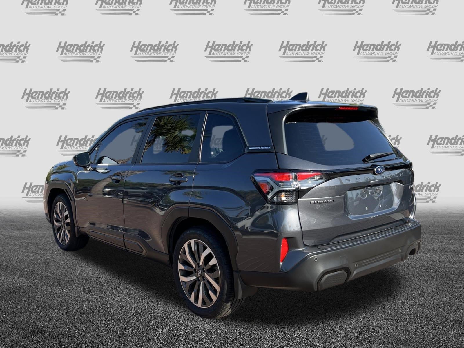 2025 Subaru Forester Touring photo 4