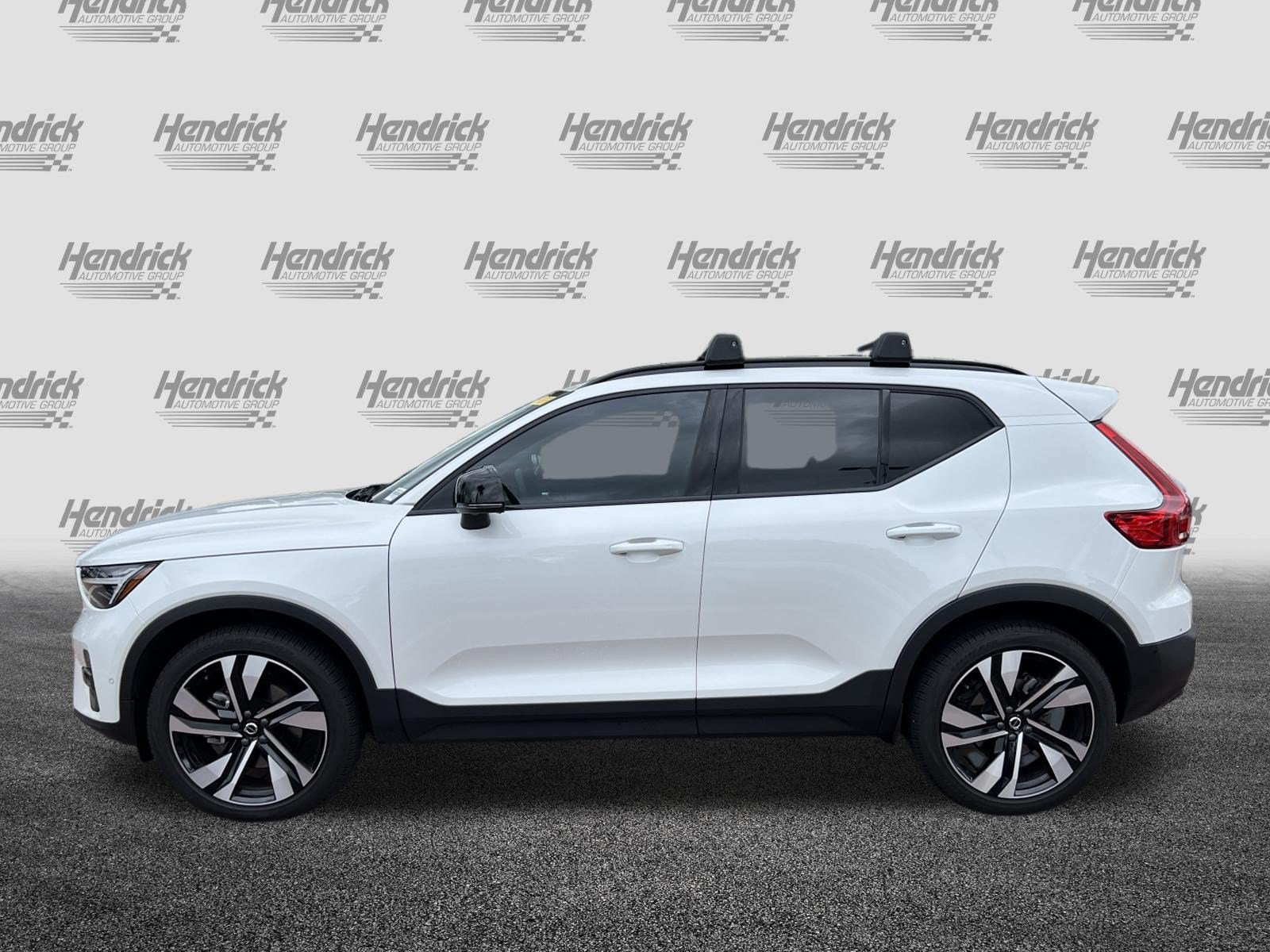 Volvo XC40 Ultra Dark Theme