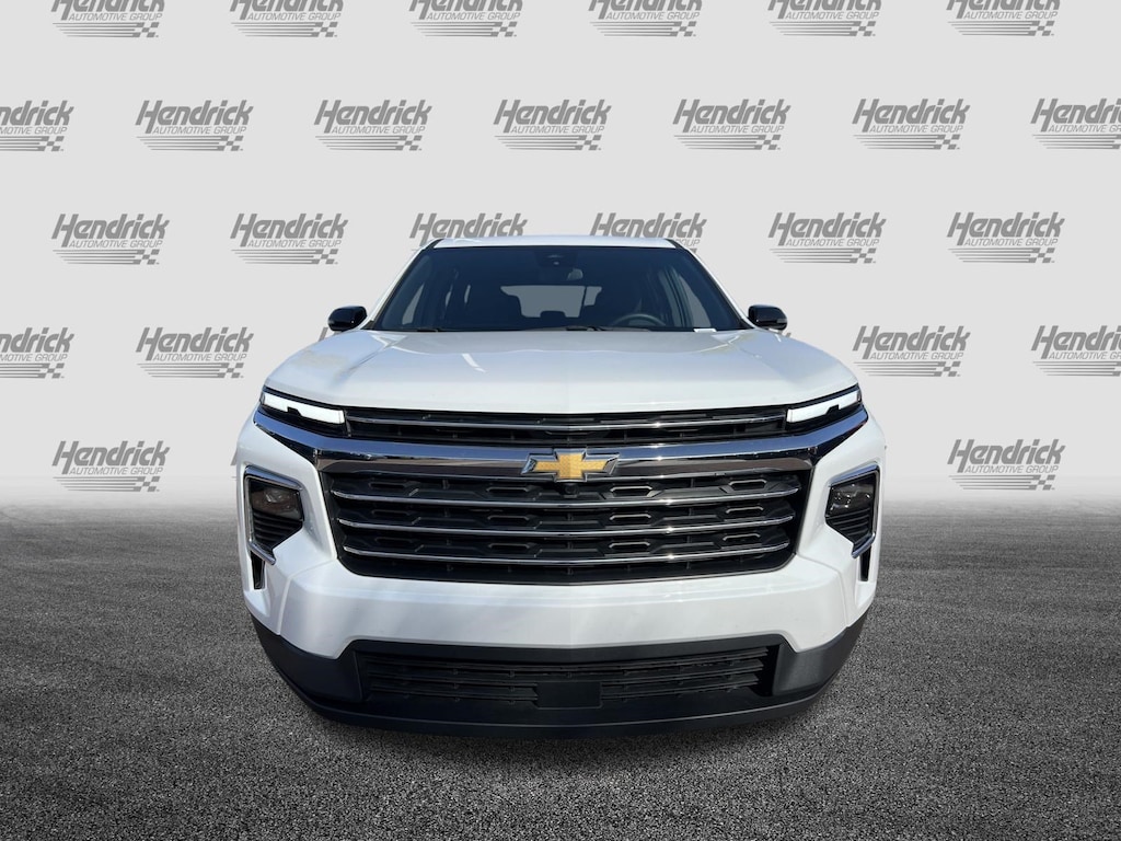 Used 2025 Chevrolet Traverse FWD LT SUV