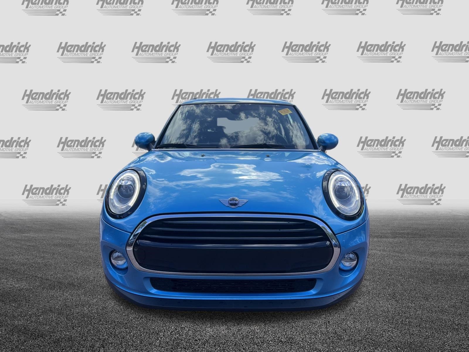 2017 MINI Hardtop 2 Door Cooper photo 2