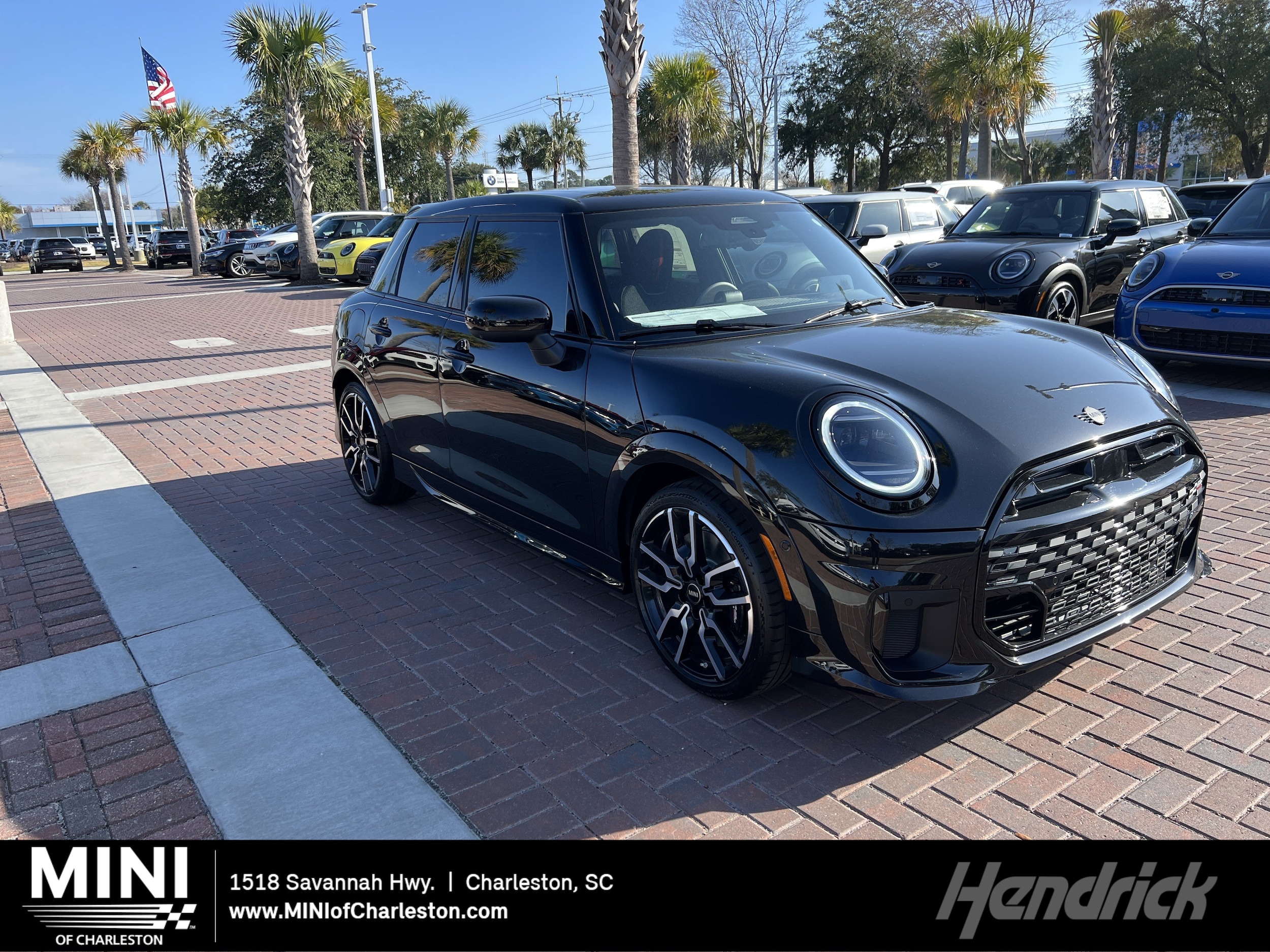 2026 MINI Hardtop 4 Door S's photo