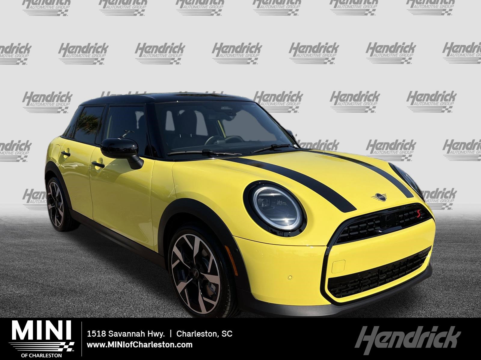 2026 MINI Hardtop Cooper S Signature's photo