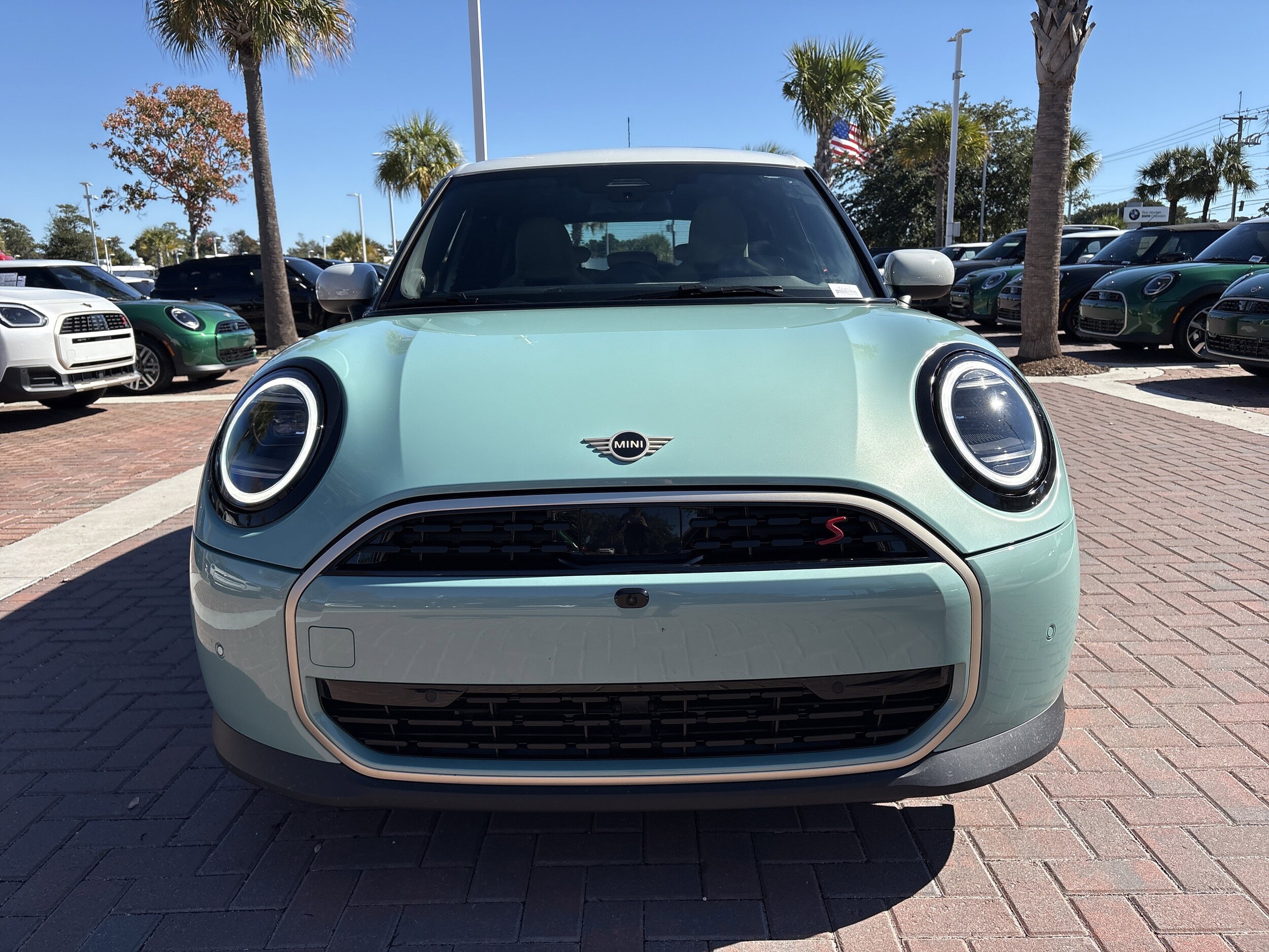 2025 Mini Cooper 4 Door Hardtop S photo 3