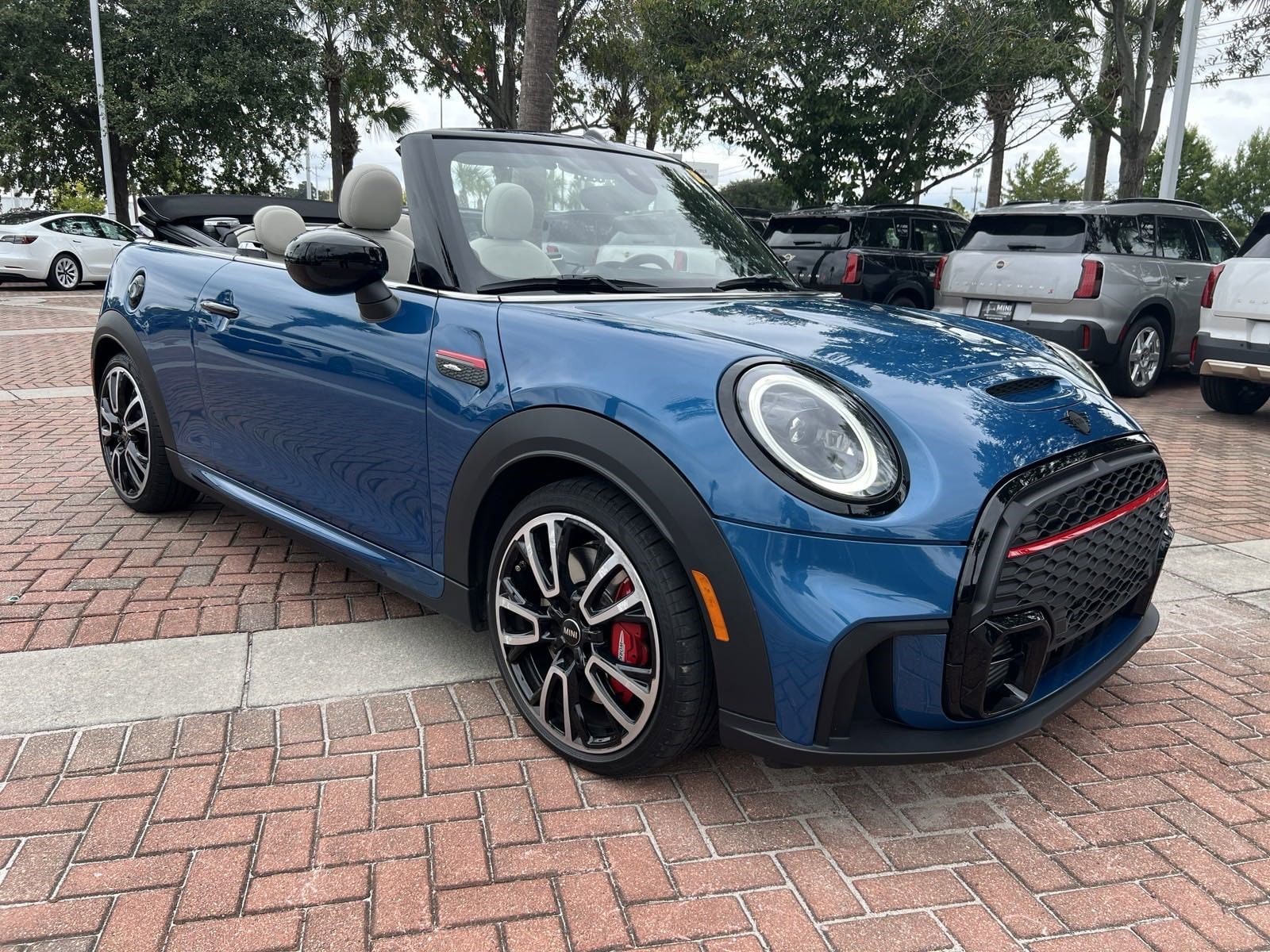 Used 2022 MINI Convertible John Cooper Works with VIN WMW63DL09N3N93381 for sale in Charleston, SC