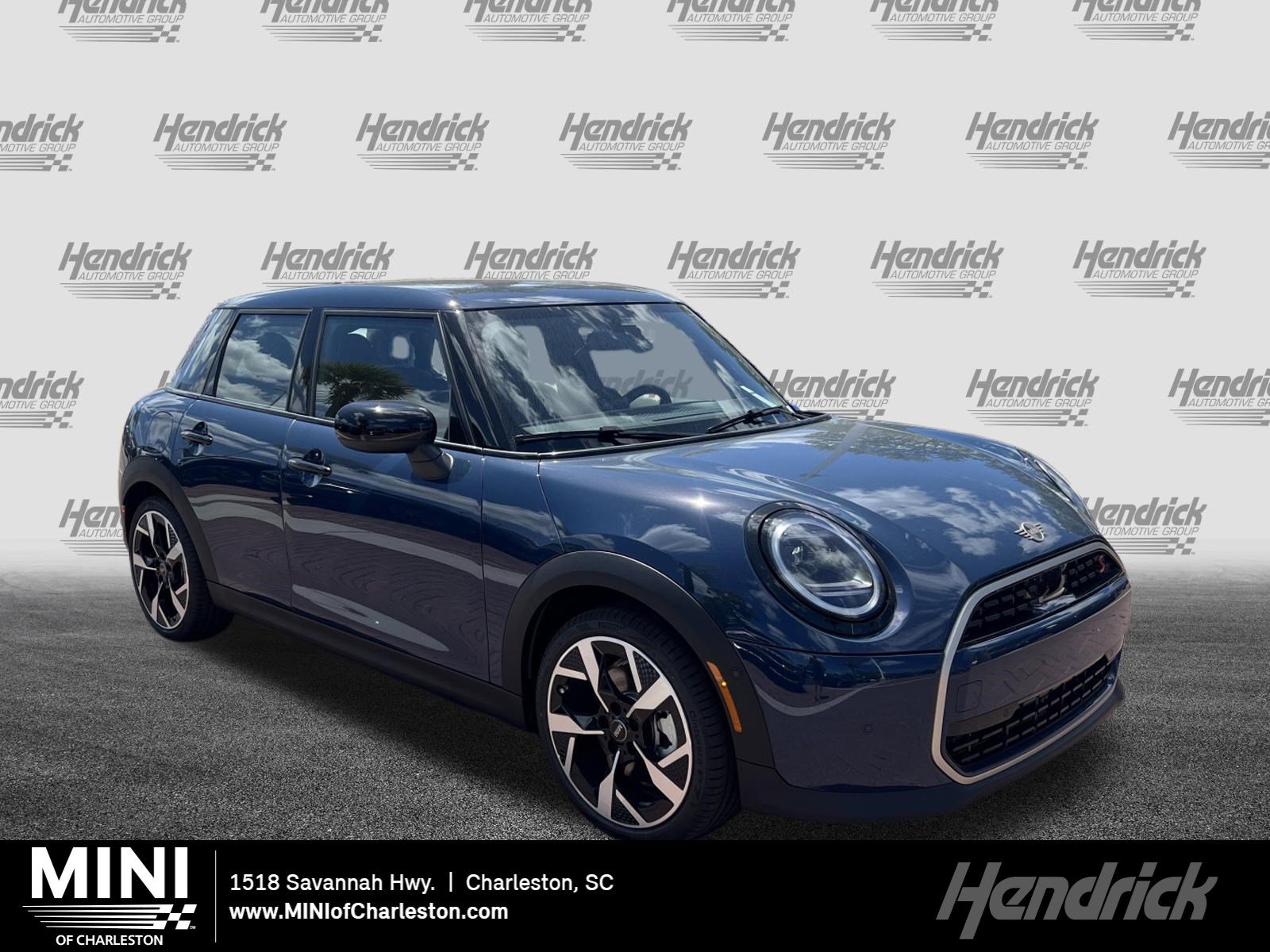2026 MINI Hardtop Cooper S Signature's photo