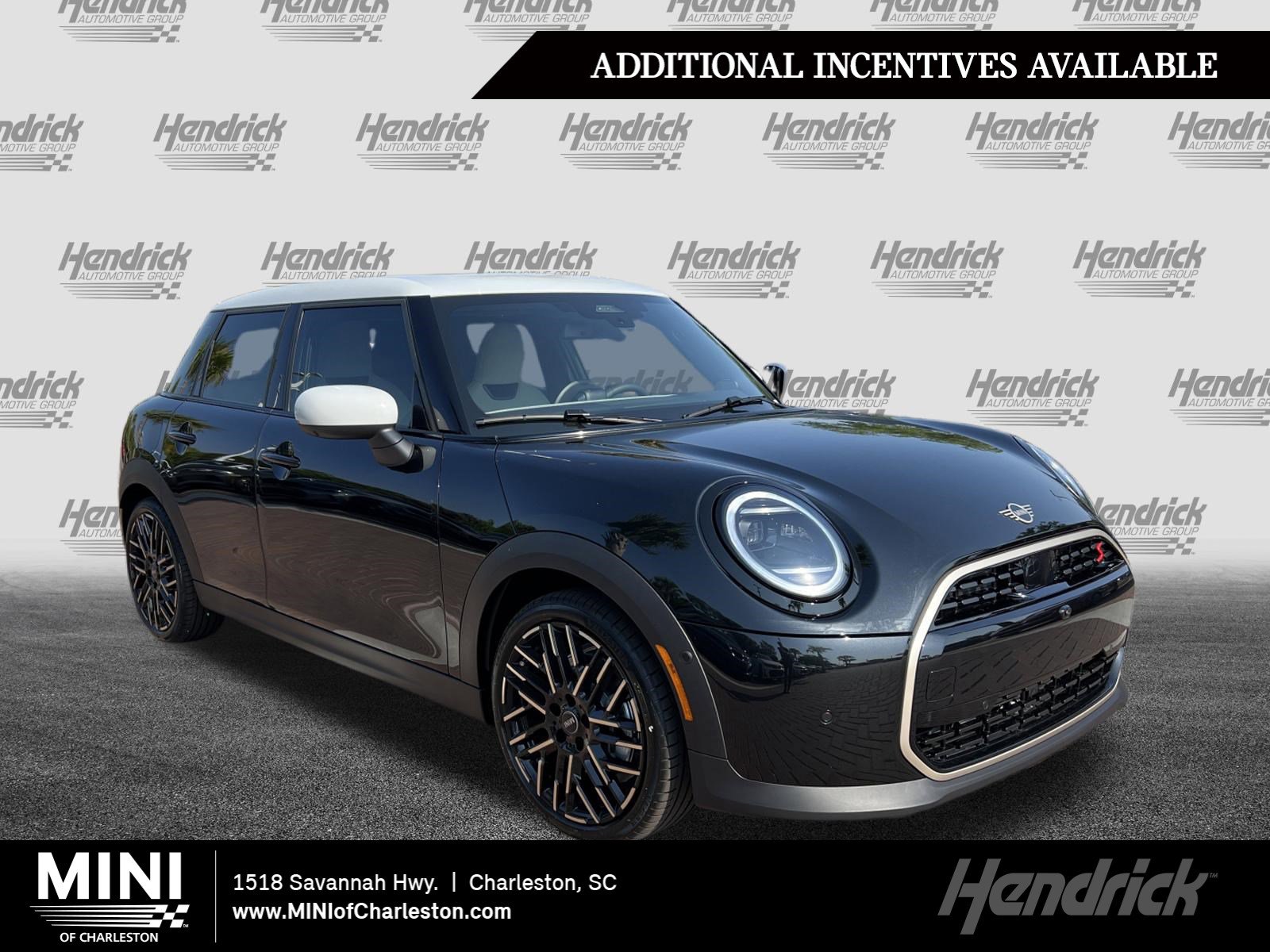 2026 MINI Hardtop Cooper S's photo