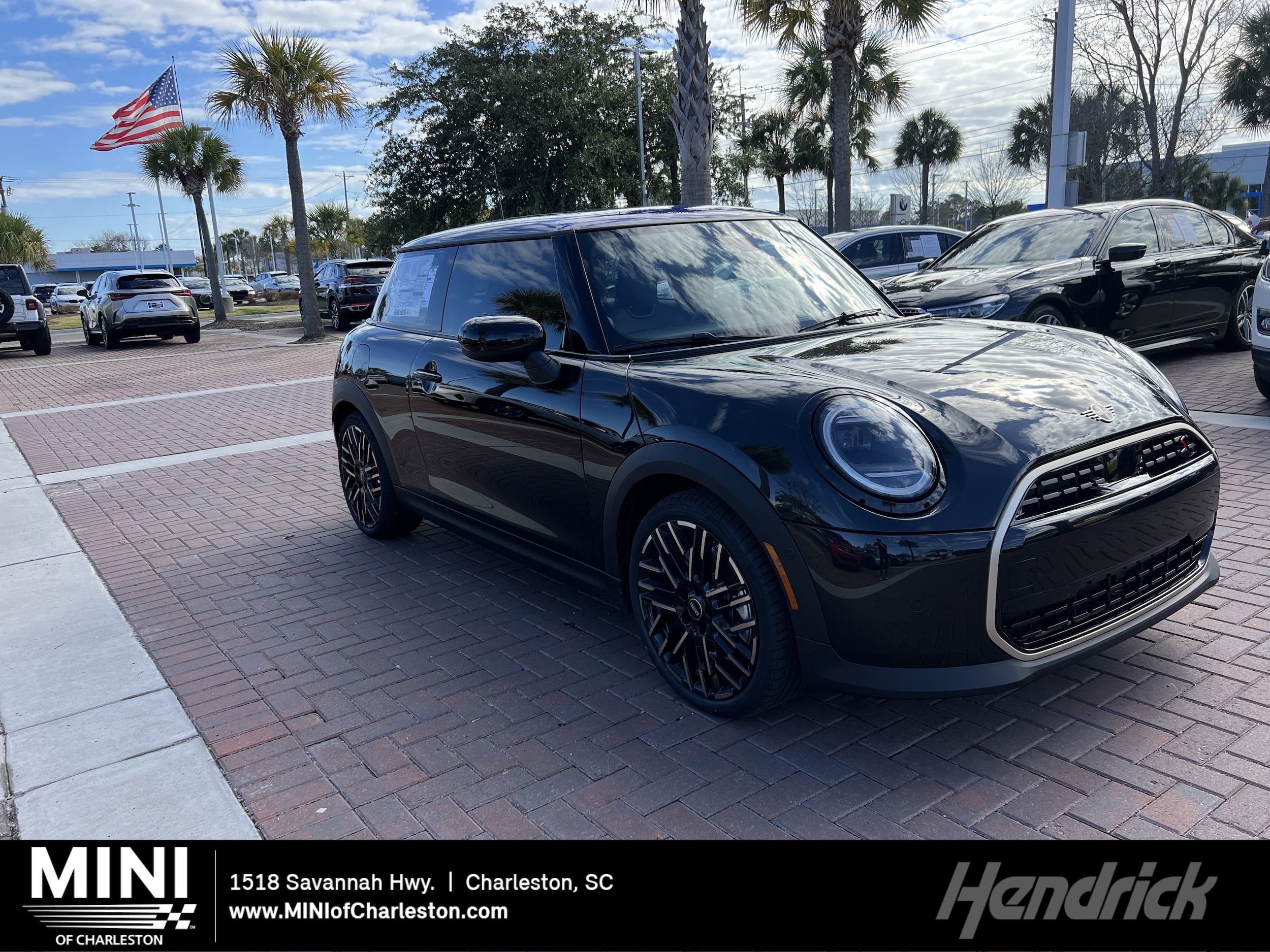 2026 MINI Hardtop 2 Door S's photo