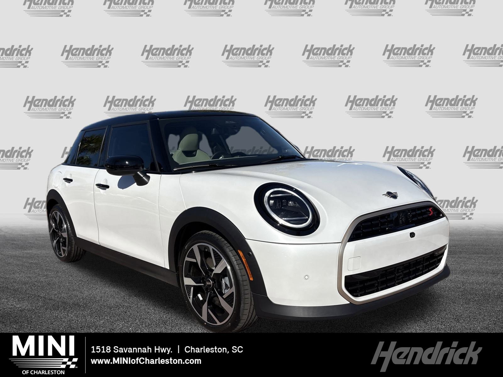 2026 MINI Hardtop 4 Door S's photo