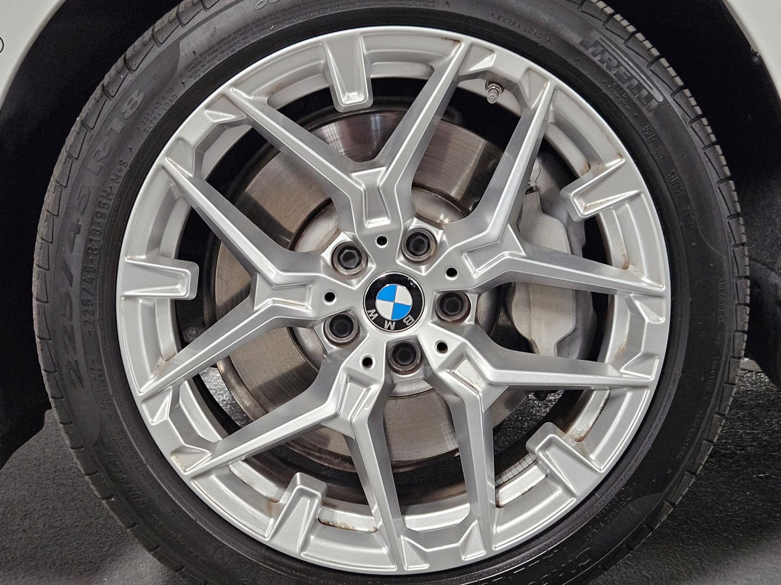 2025 BMW 3 Series 330i - Photo 23