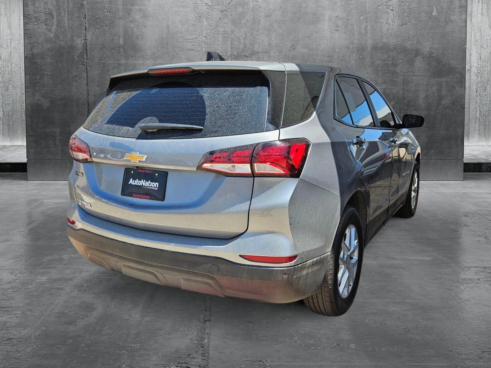 2024 Chevrolet Equinox LS photo 4