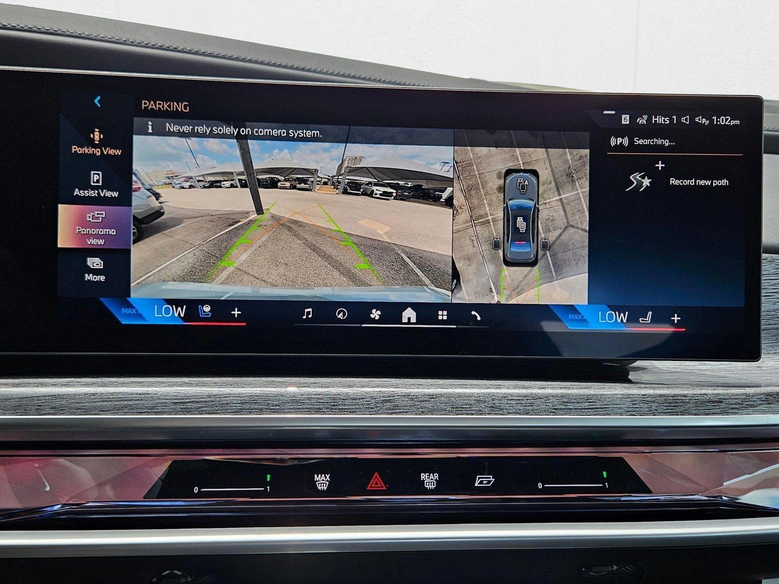 2025 BMW 7 Series 740i - Photo 13