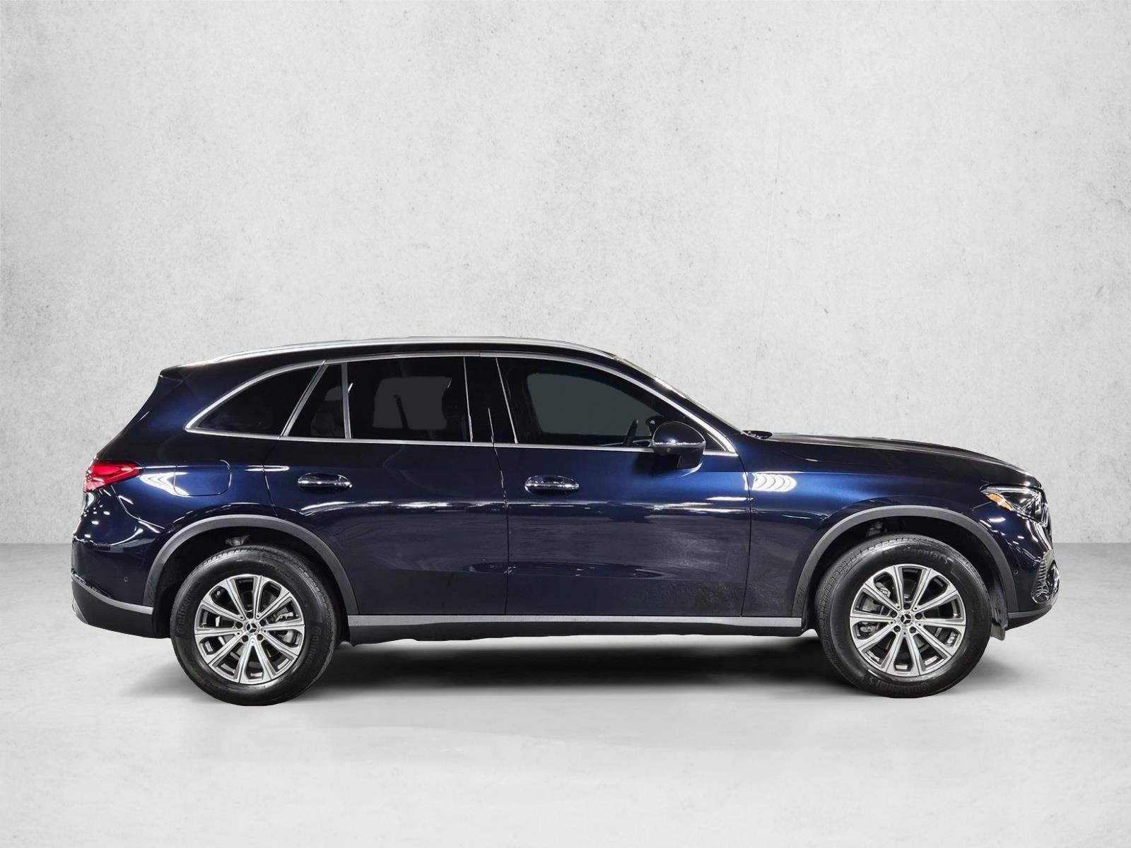 2023 Mercedes Benz GLC 300 photo 4