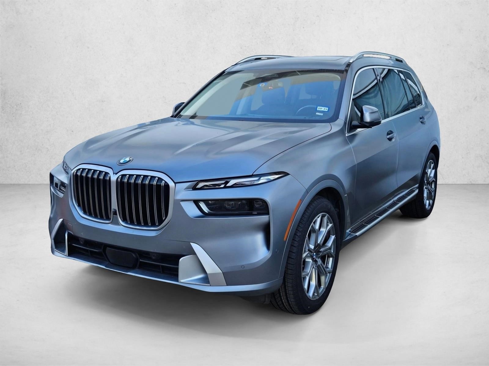 2023 BMW X7 40i's photo