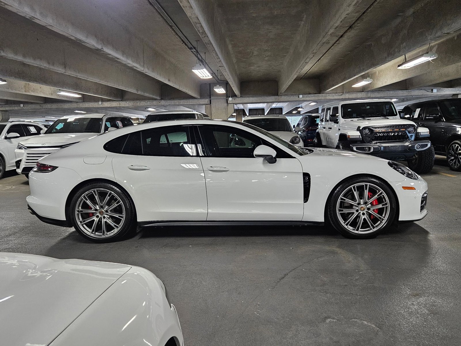 2021 Porsche Panamera 4S photo 4