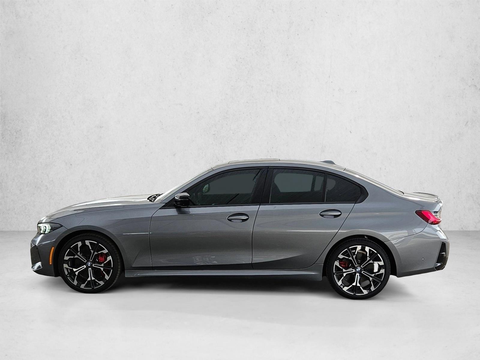 2025 BMW 3 Series 330i - Photo 9