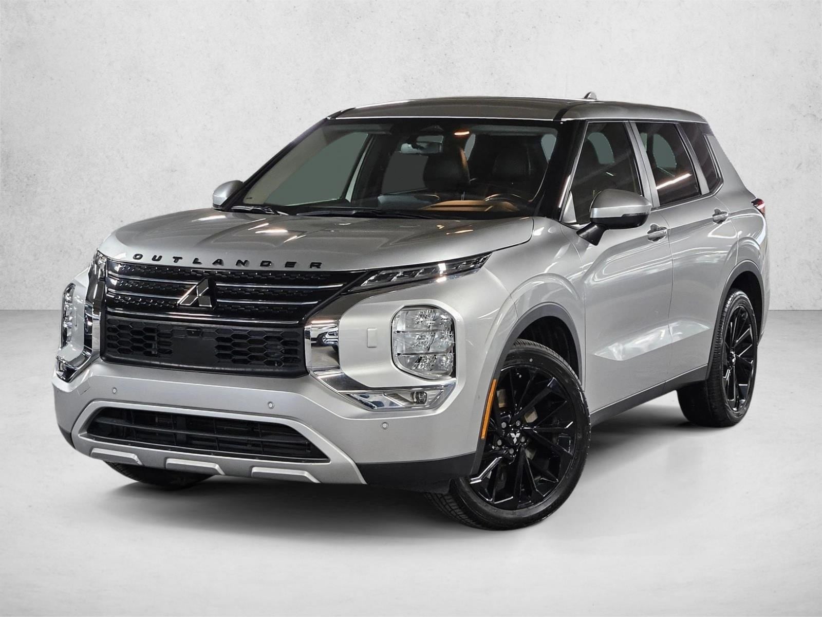 2022 Mitsubishi Outlander SE's photo