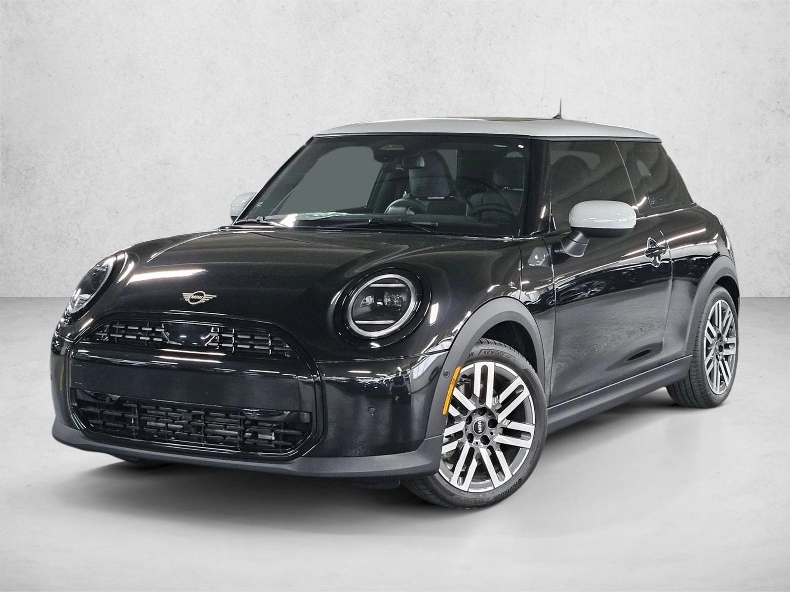 2026 MINI Hardtop's photo