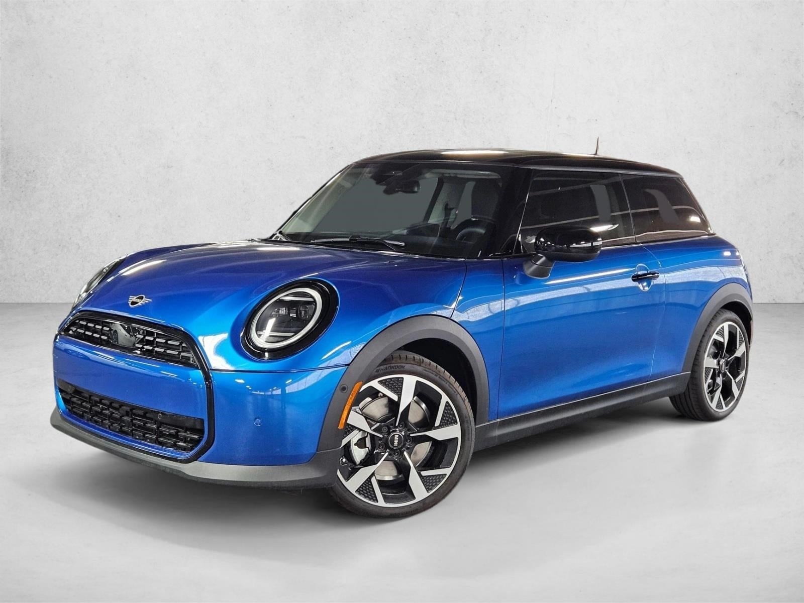 2025 MINI Hardtop Cooper's photo