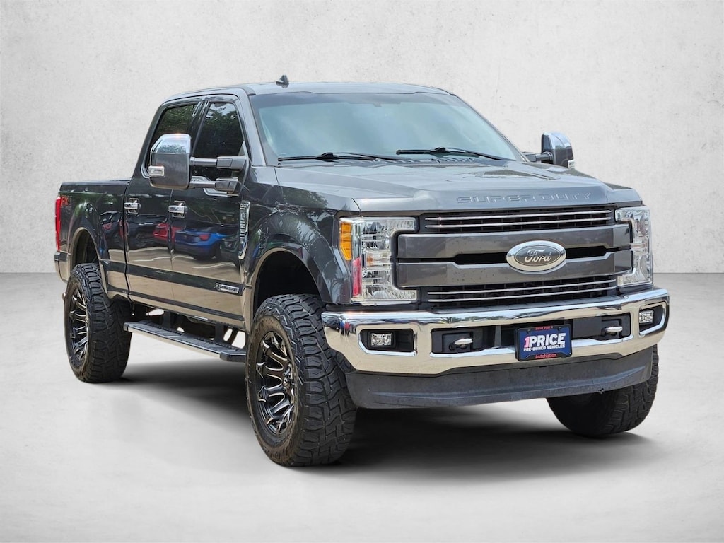 Used 2019 Ford F-250 LARIAT Crew Cab Pickup