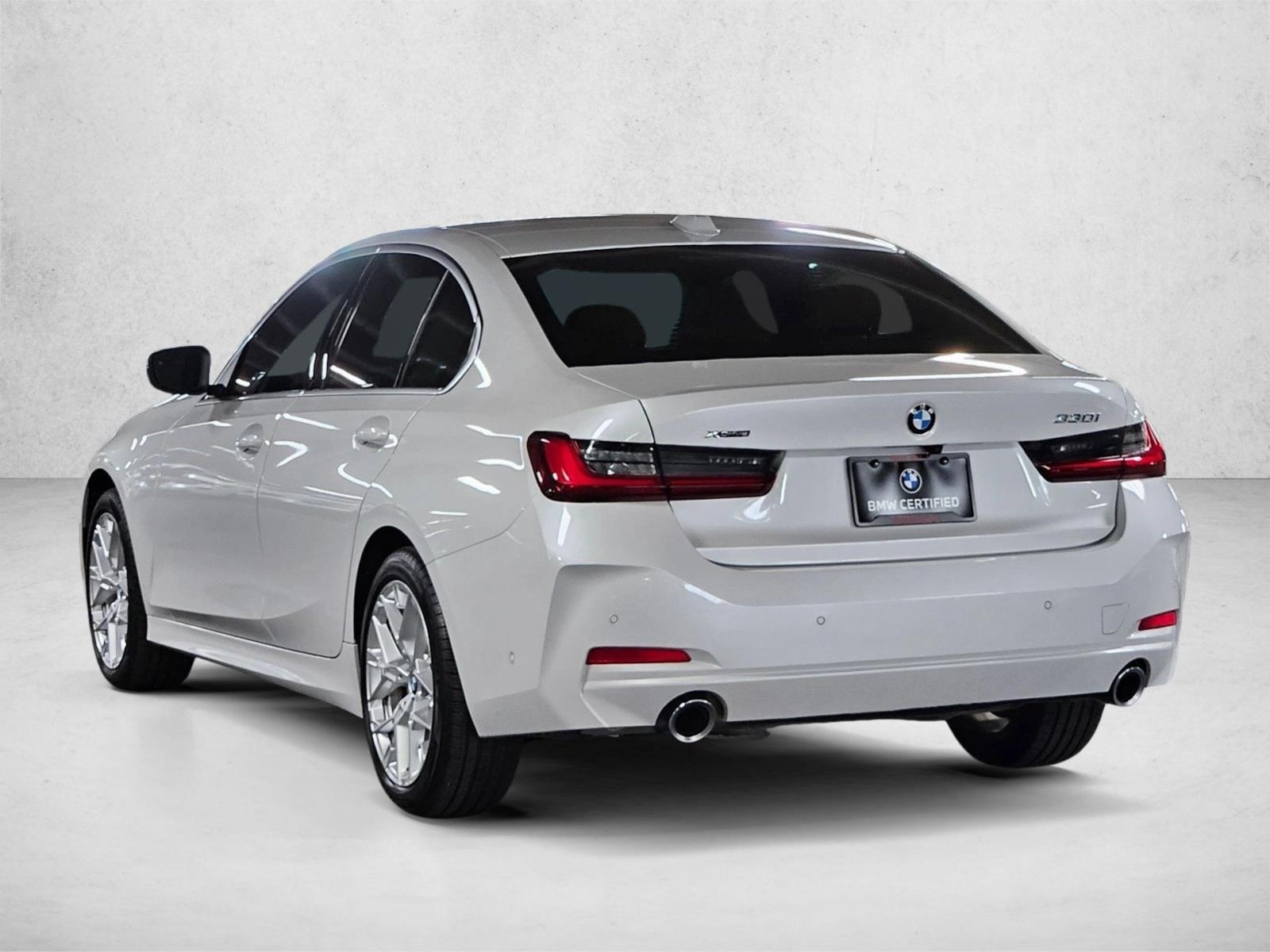 2025 BMW 3 Series 330i - Photo 7