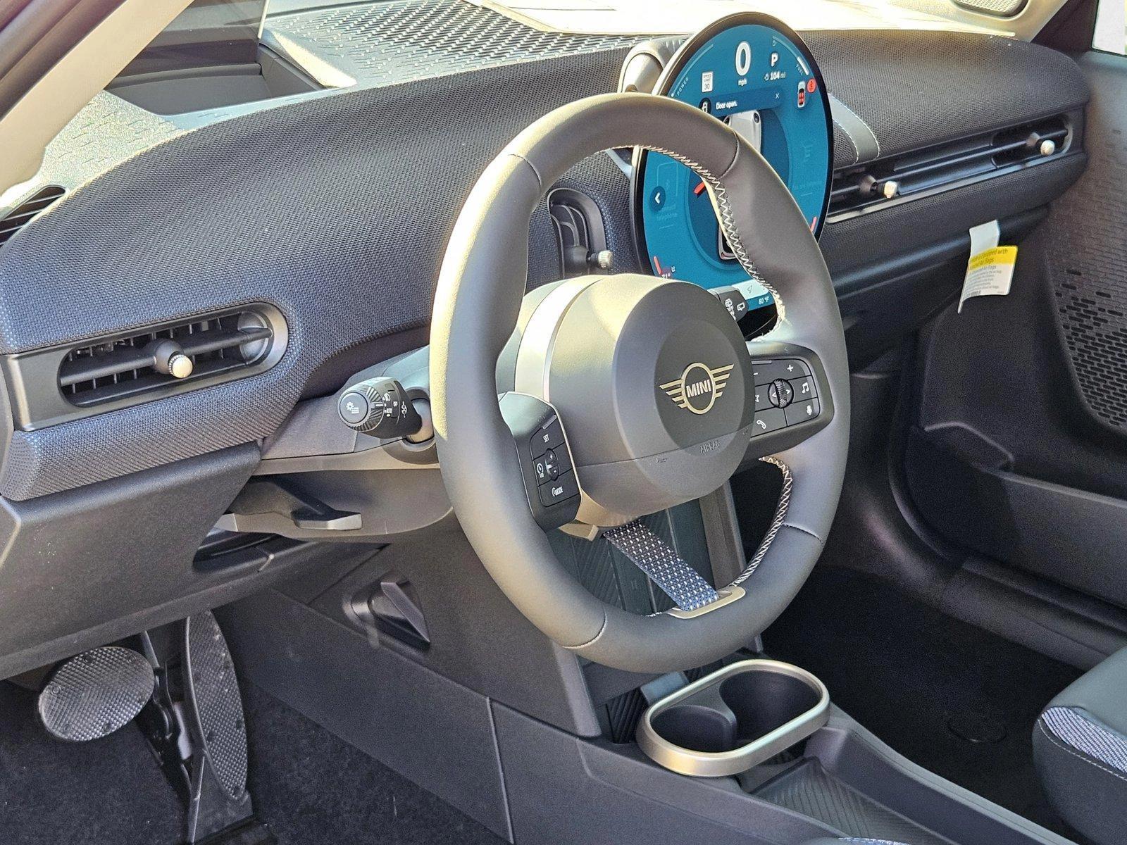 2025 Mini Cooper 2 Door Hardtop S Iconic photo 3