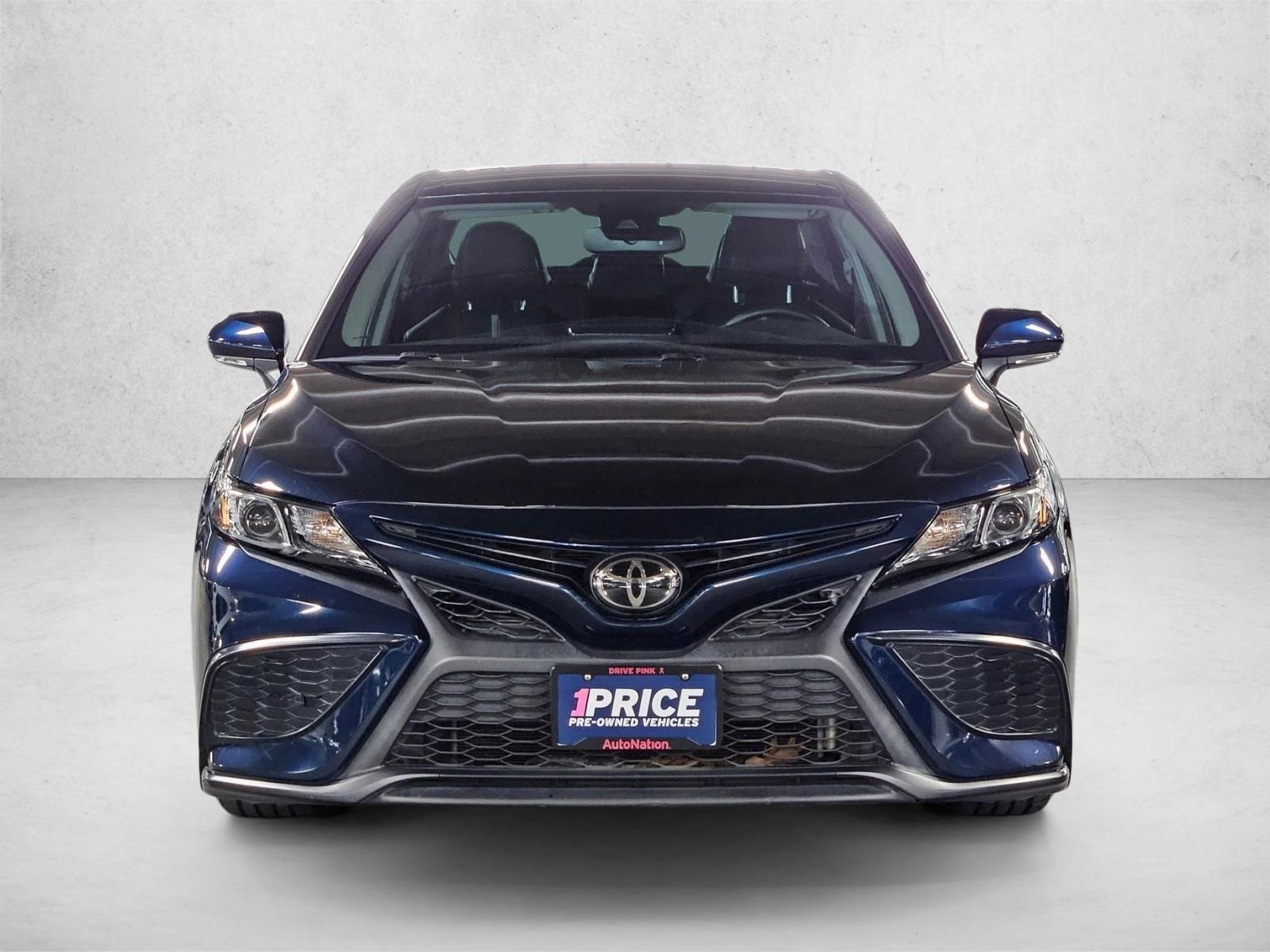 2021 Toyota Camry SE photo 2