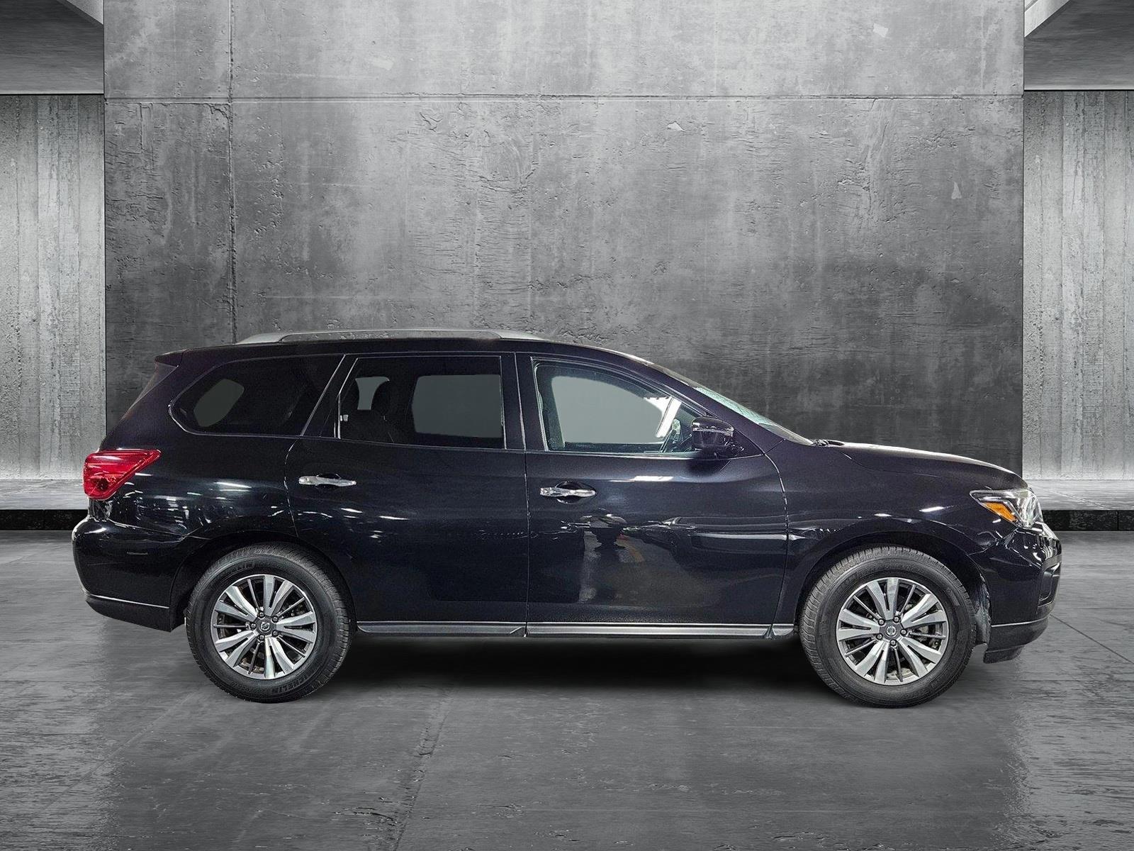 2020 Nissan Pathfinder SV photo 4